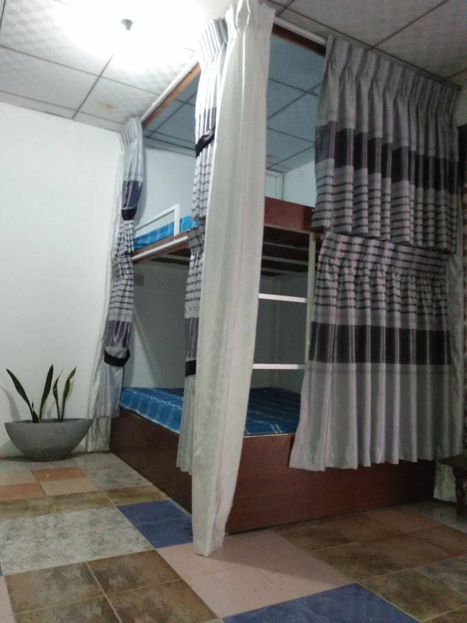 Kingfisher Hostel Anuradhapura Esterno foto